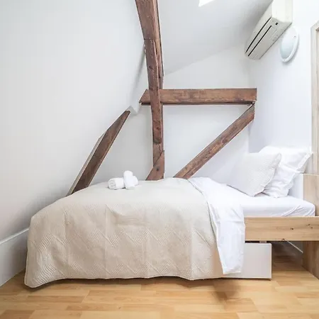 Spacious For & Family Apartament